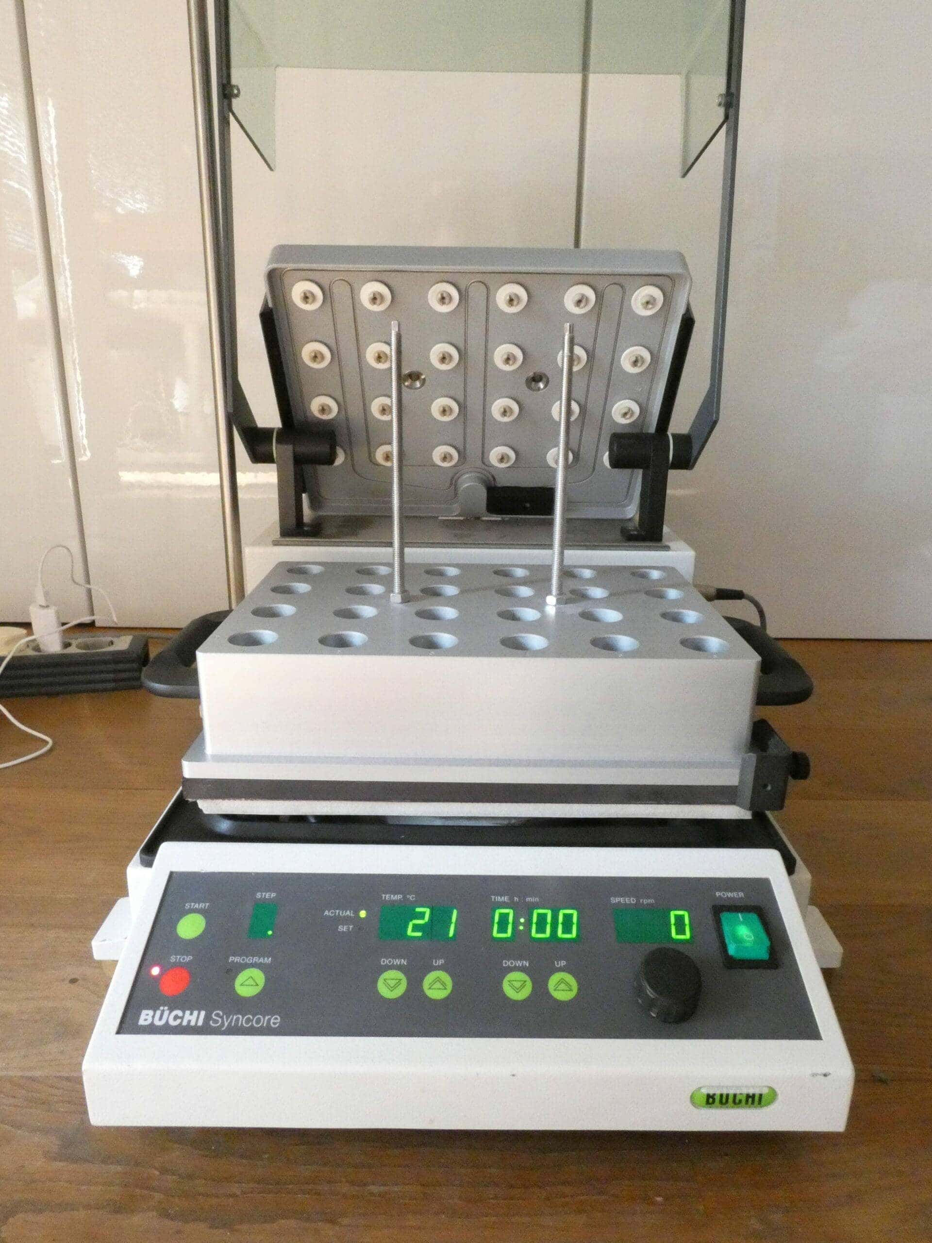 Büchi Q-101 Syncore Polyvap - LabMakelaar Benelux