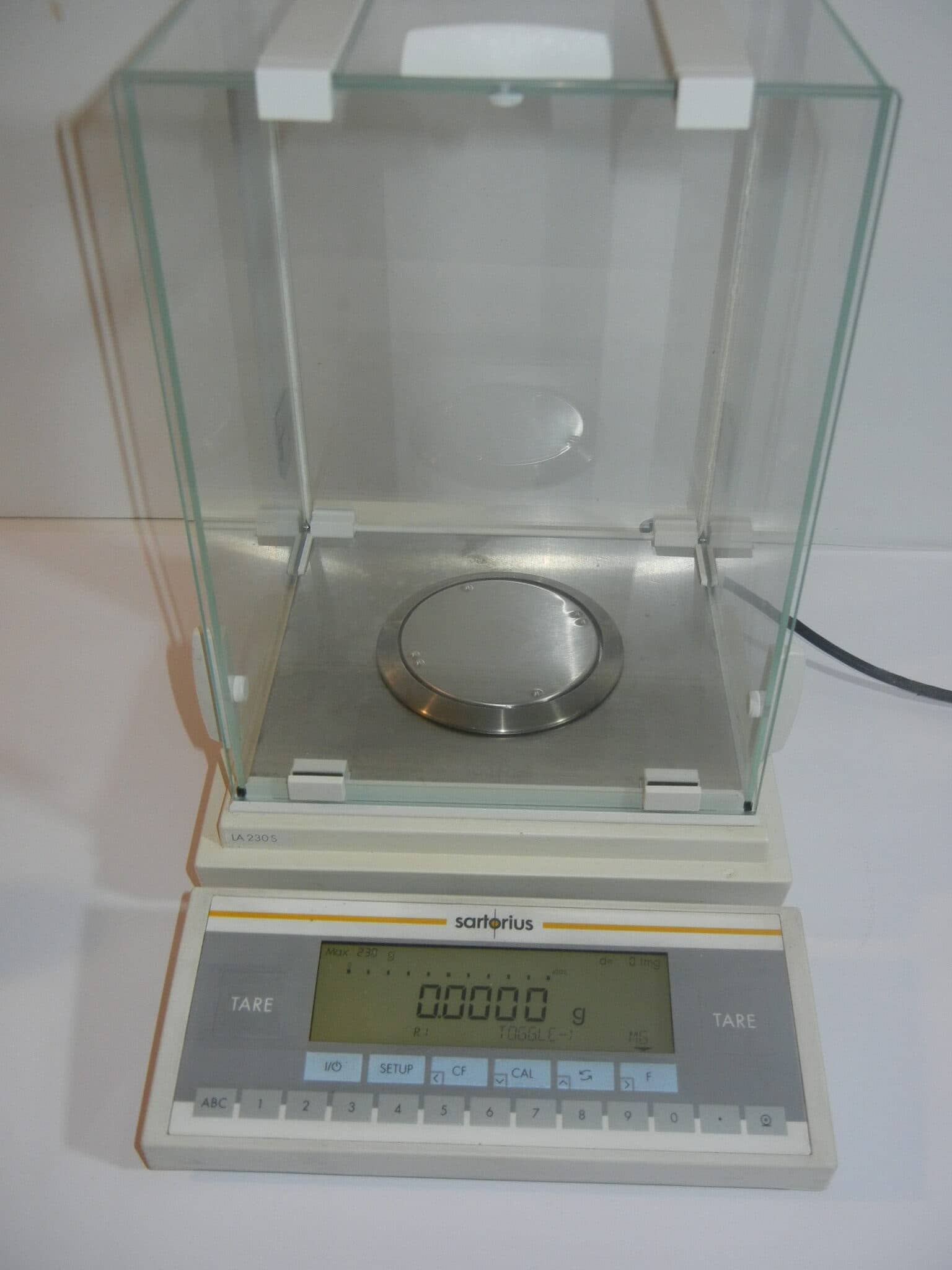 Sartorius LA230S Analytical Balance LabMakelaar Benelux