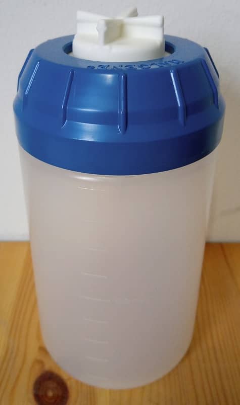 https://www.labmakelaar.eu/wp-content/uploads/2023/12/Thermo-Scientific-Nalgene-1L-Super-Speed-Centrifuge-Bottles_Flessen-en-Potten_46728_5.jpeg