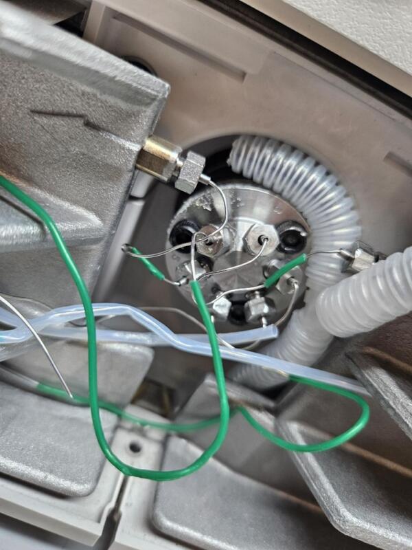 Agilent G1316A Column compartment with switching valve