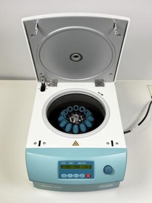 Hettich MIKRO 220R Refrigerated Centrifuge