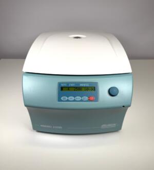 Hettich MIKRO 220R Refridgerated Centrifuge