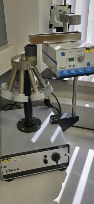 Retsch DR1000 Vibratory Feeder