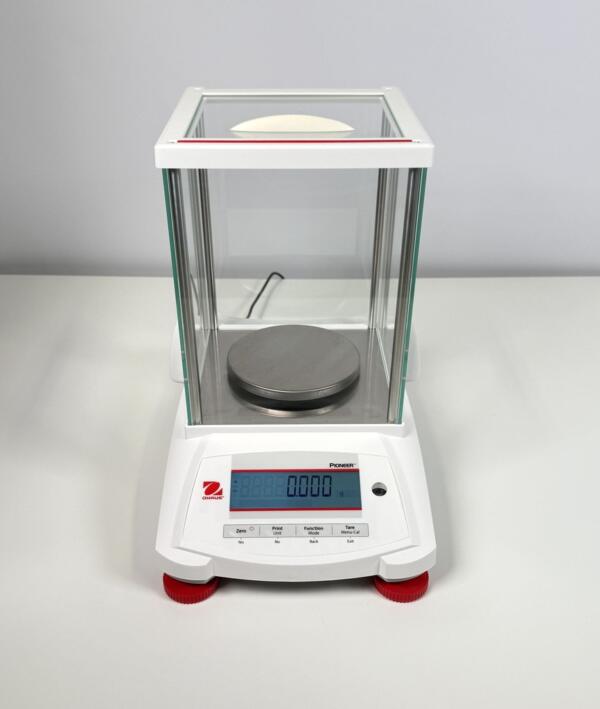 Ohaus PX323 Pioneer Analytical Balance