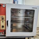 Heraeus VT5050 EK Vacuum Oven with Vacuubrand RZ2 vacuum pump