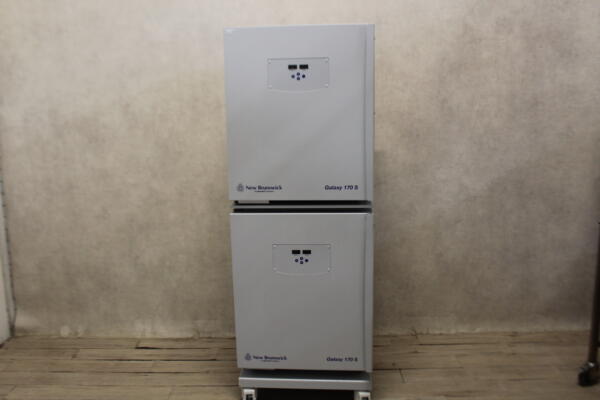 Double New Brunswick Galaxy 170S CO₂ Incubator