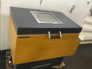 New Brunswick G-25 Shaking Incubator