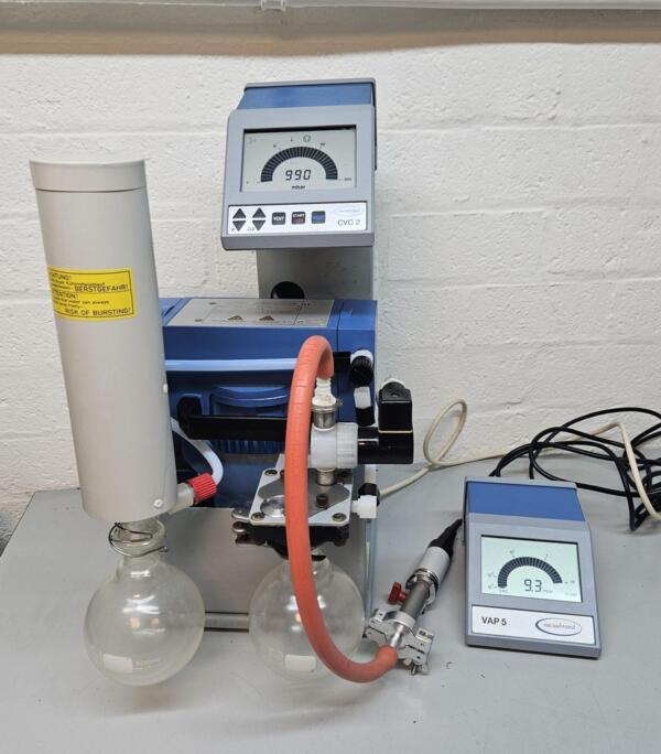 Vacuubrand MZ2C pump with CVC2 vacuum controller