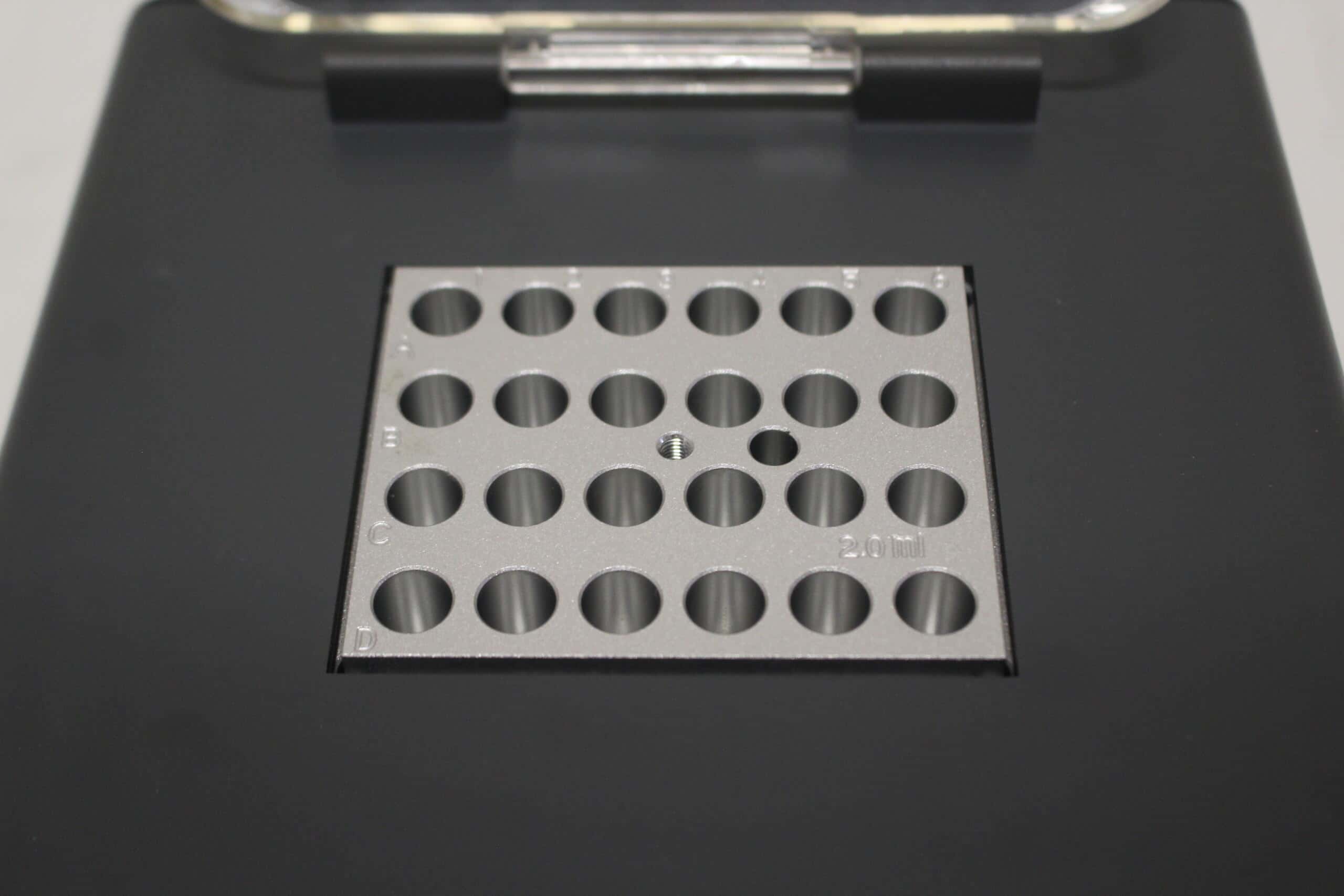 Labnet Digital Dry Bath Heating Block - LabMakelaar Benelux