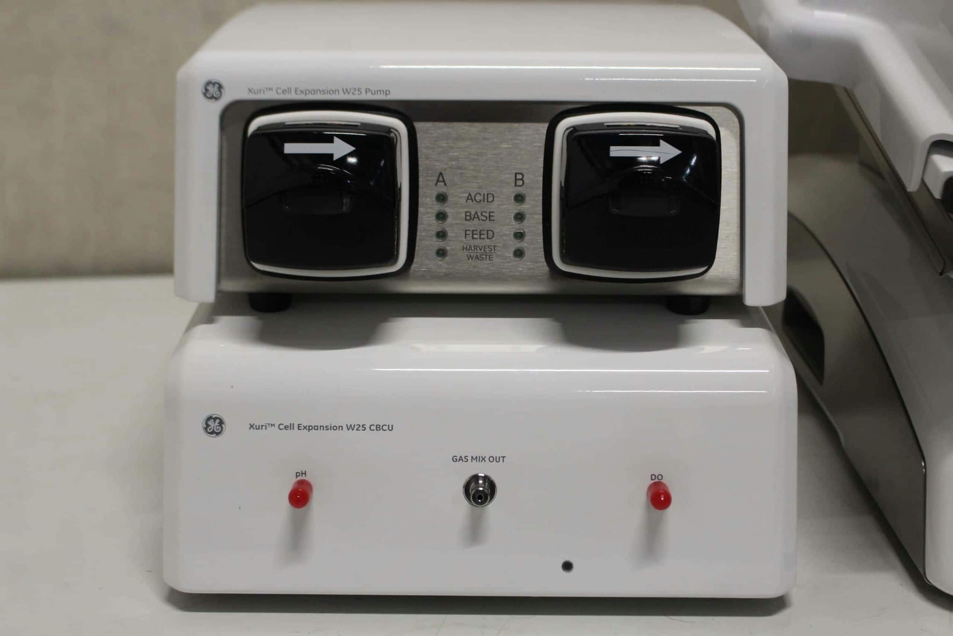 51528-LM-28435-GE-Healthcare-Cytiva-Xuri-W25-Cell-Expansion-Bioreactor-System-1