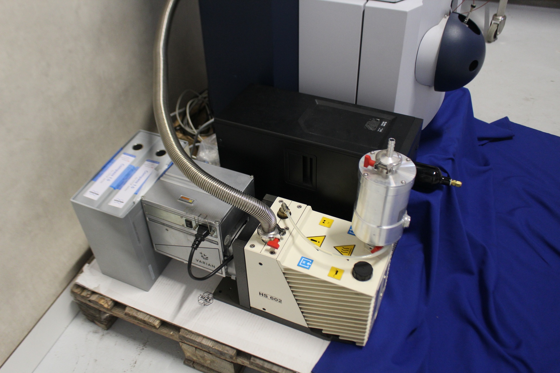 52663-IC-29570-Bruker-micrOTOF-Massaspectrometer-2