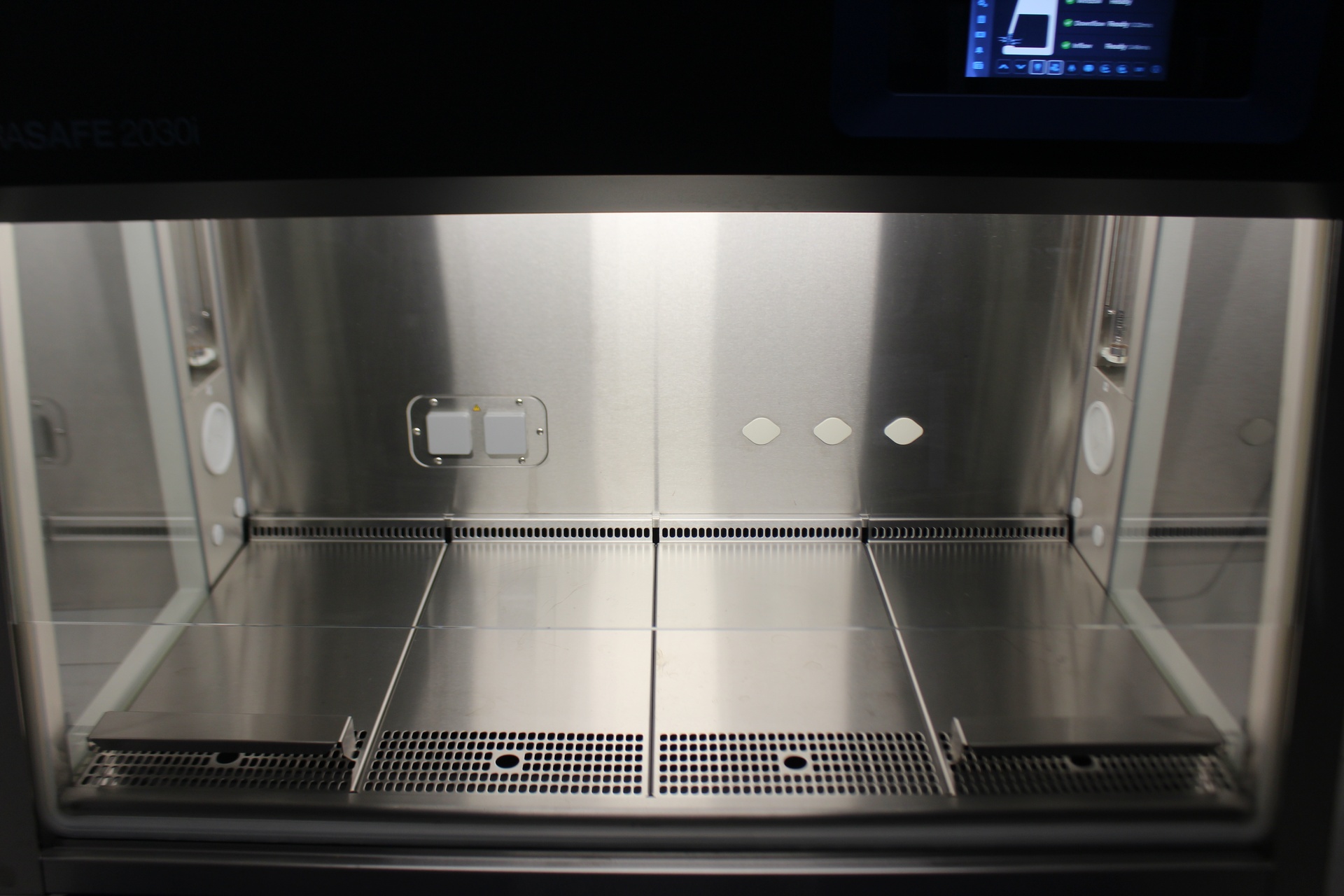 52774-LM-29681-Thermo-Fisher-Herasafe-2030i-1-2-Microbiological-Safety-Cabinet-1