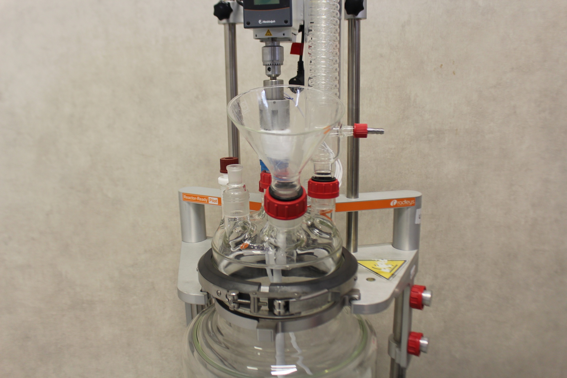 52884-LM-29791-Radleys-20L-Reactor-Ready-Pilot-Lab-Reactor-with-Julabo-Presto-A40-Process-Thermosta-1