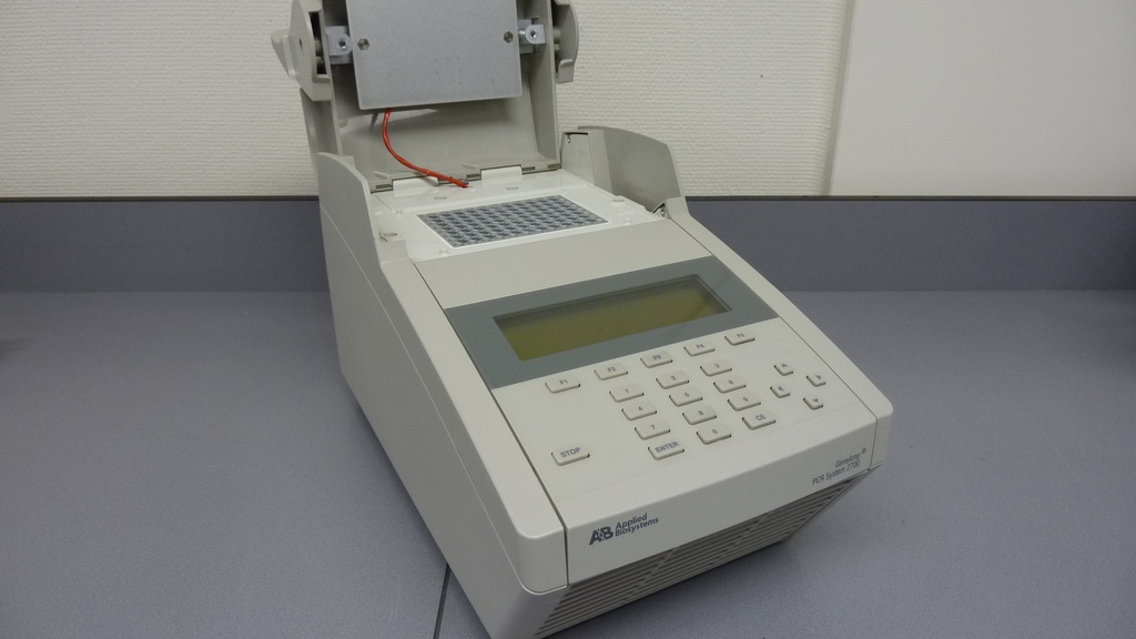4193-LM-6805-GeneAmp-PCR-systeem-2