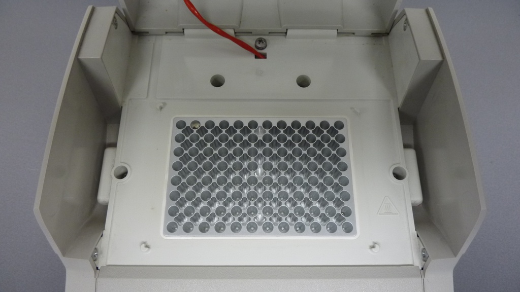 4193-LM-6805-GeneAmp-PCR-systeem-3